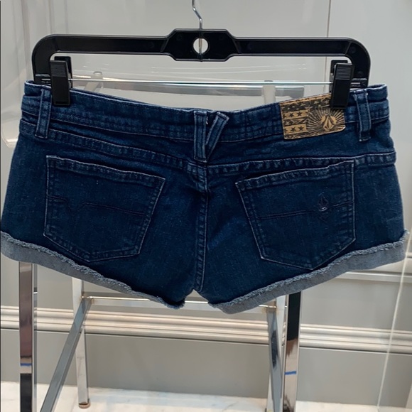 VOLCOM LIBERATED SOUND CHECK SHORT SIZE 28 waist - Picture 6 of 6
